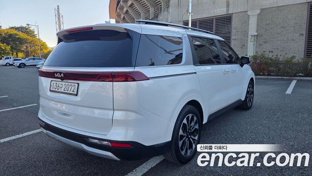 Kia Canival 2022 — photo 3