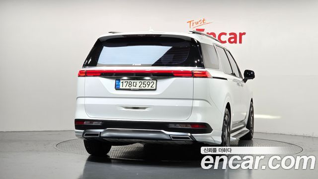 Kia Canival 2021 — photo 4