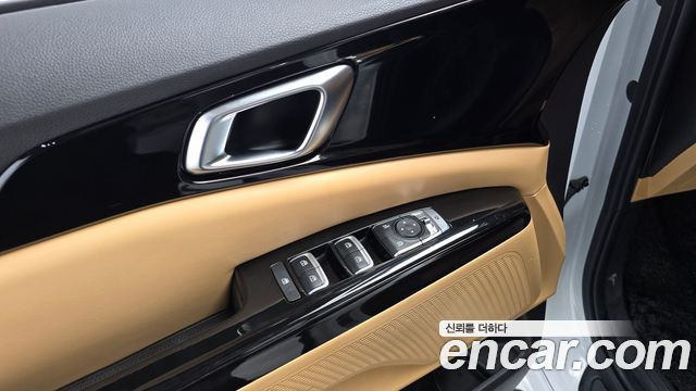 Kia Canival 2021 — photo 18