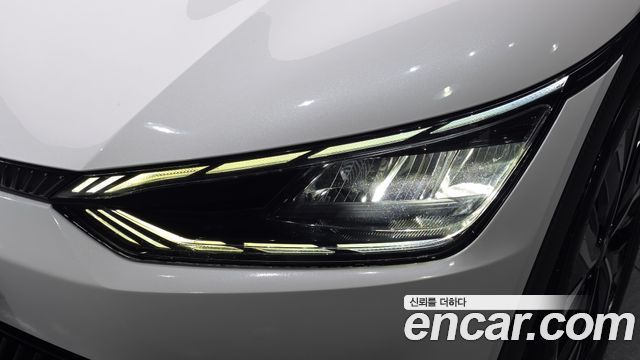 Kia EV6 2022 — photo 8