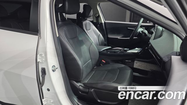 Kia EV6 2022 — photo 16