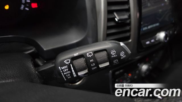 KG Mobility Rexton 2018 — photo 23