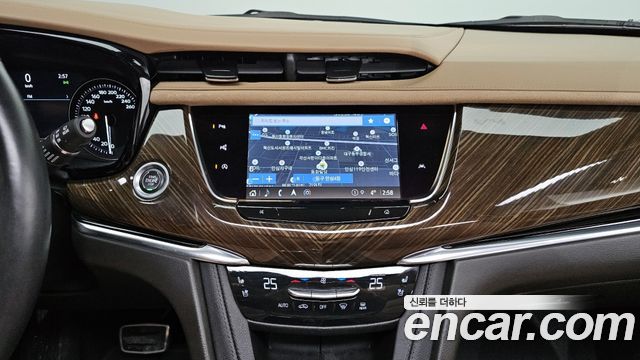 Cadillac XT6 2022 — photo 17