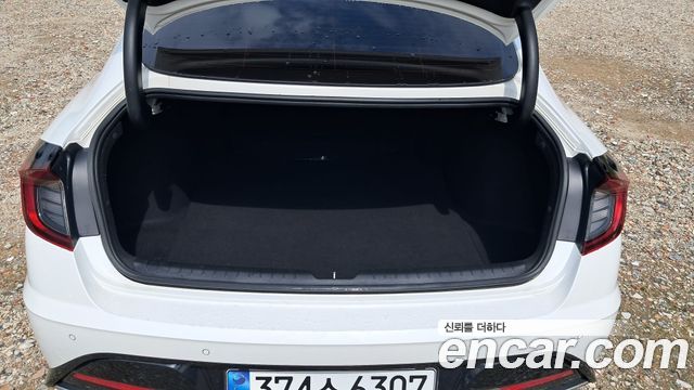 Hyundai Sonata 2022 — photo 17