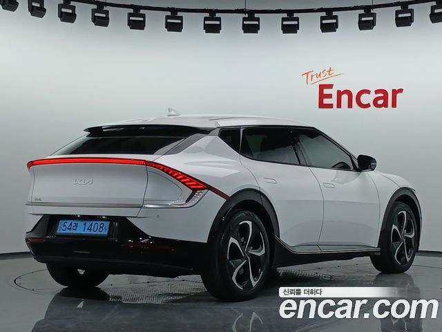 Kia EV6 2022 — photo 2