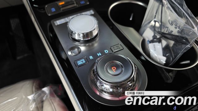 Genesis GV70 2025 — photo 12