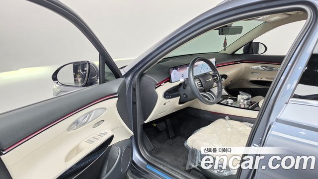 Genesis GV70 2025 — photo 13