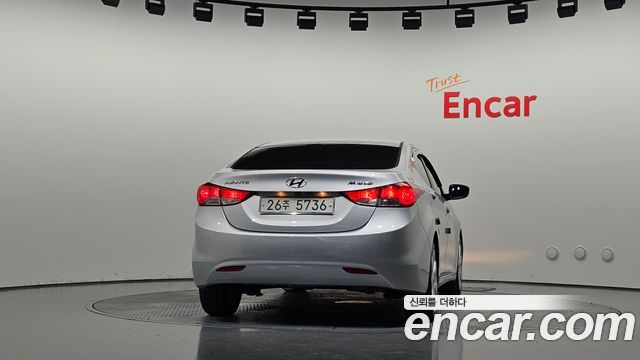 Hyundai AVANTE 2012 — photo 4