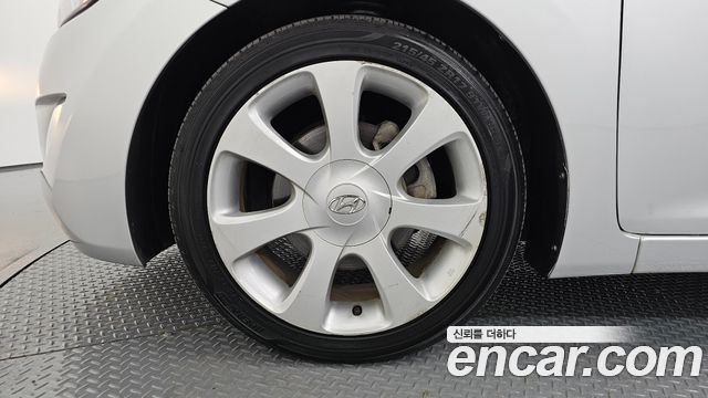 Hyundai AVANTE 2012 — photo 5