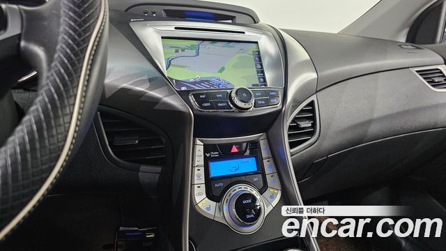 Hyundai AVANTE 2012 — photo 18