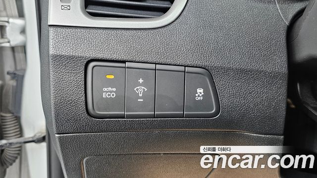 Hyundai AVANTE 2012 — photo 25
