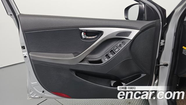 Hyundai AVANTE 2012 — photo 14