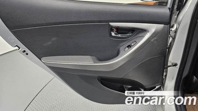 Hyundai AVANTE 2012 — photo 15