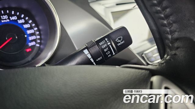 Hyundai AVANTE 2012 — photo 27