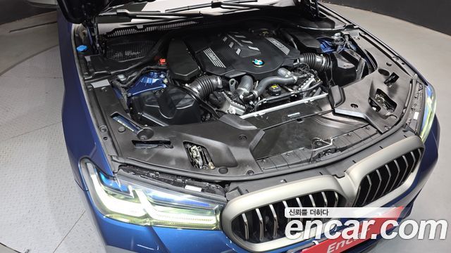 BMW 5-Series 2022 — photo 6
