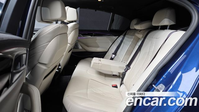 BMW 5-Series 2022 — photo 17