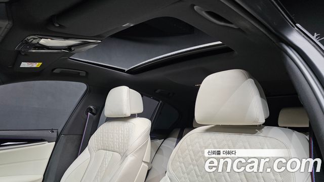 BMW 5-Series 2022 — photo 25