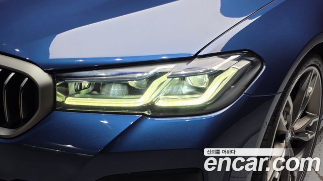 BMW 5-Series 2022 — photo 8