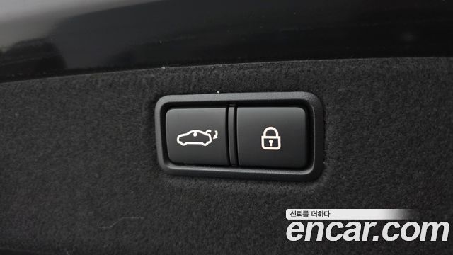 Genesis G80 2017 — photo 18