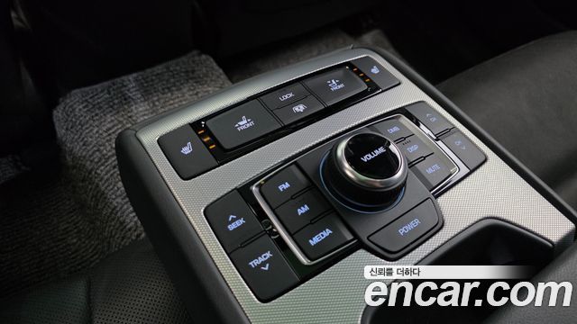 Genesis G80 2017 — photo 20