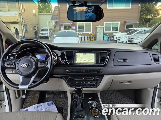 Kia Canival 2016 — photo 7