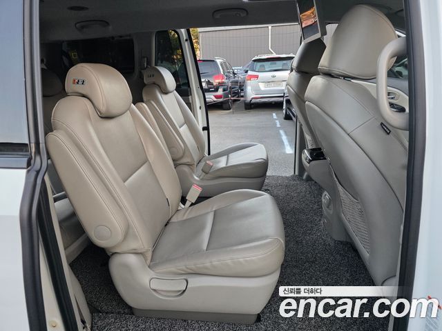 Kia Canival 2016 — photo 13