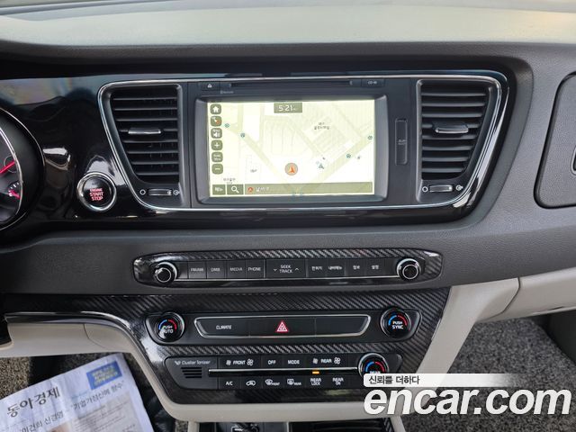 Kia Canival 2016 — photo 14