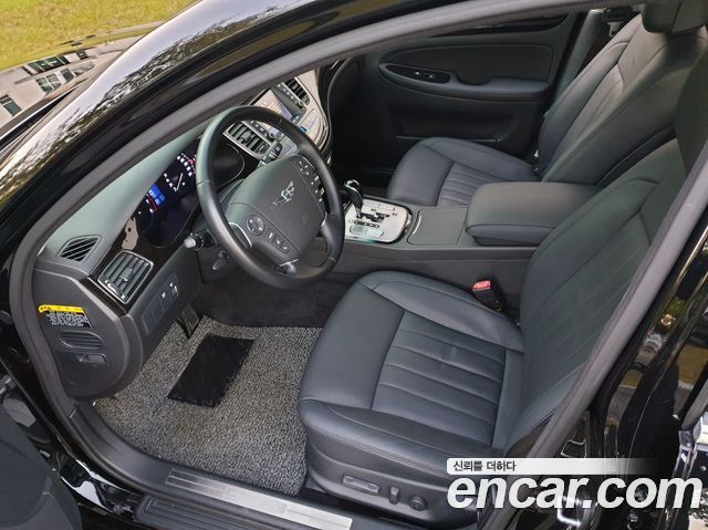 Hyundai Genesis 2013 — photo 1