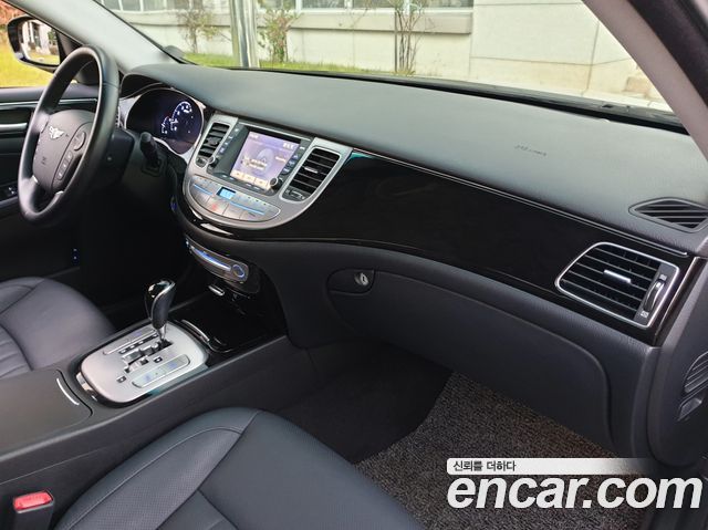 Hyundai Genesis 2013 — photo 9