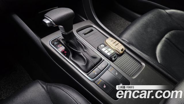 Kia K5 2017 — photo 9