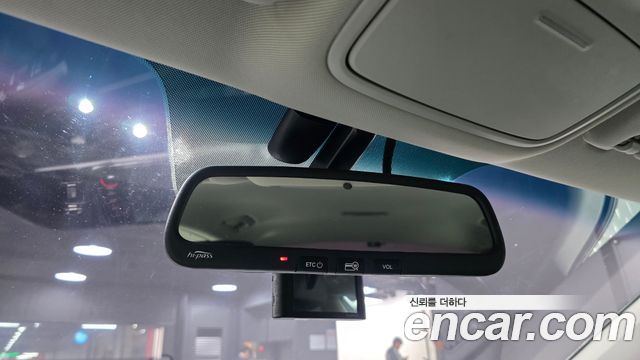 Kia K5 2017 — photo 18