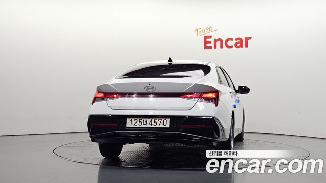 Hyundai AVANTE 2024 — photo 4