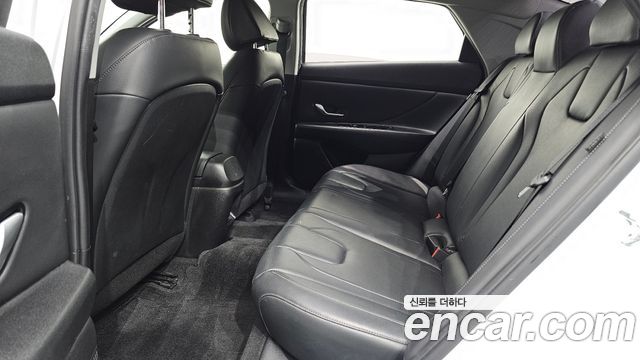 Hyundai AVANTE 2024 — photo 18