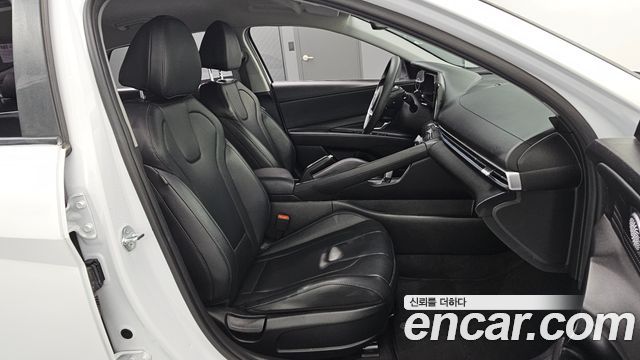 Hyundai AVANTE 2024 — photo 16