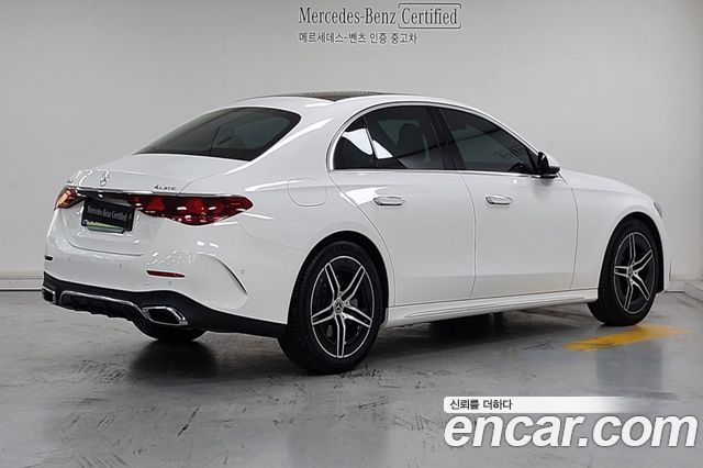 Mercedes-Benz E-Class 2026 — photo 2