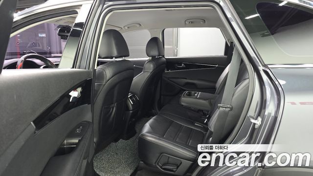 Kia Sorento 2019 — photo 11