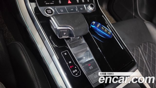 Audi Q7 2021 — photo 9
