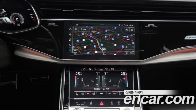 Audi Q7 2021 — photo 18