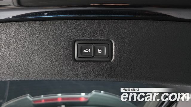 Audi Q7 2021 — photo 20