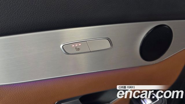 Mercedes-Benz GLC-Class 2021 — photo 29