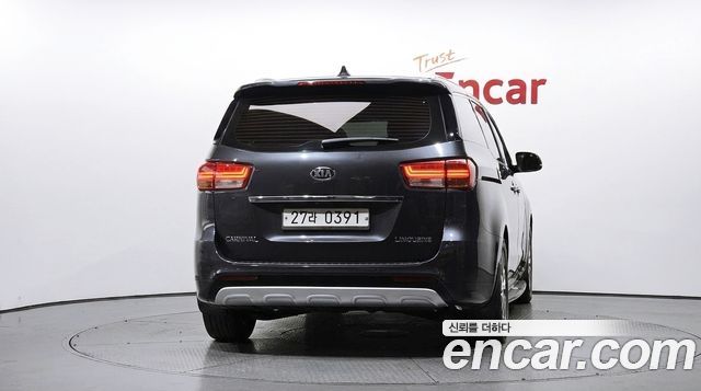 Kia Canival 2016 — photo 4