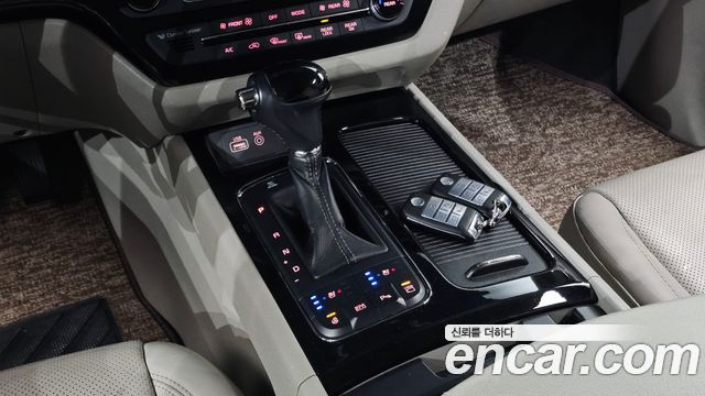 Kia Canival 2016 — photo 9