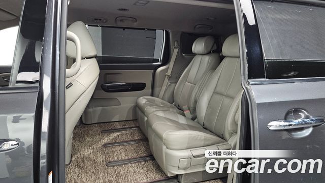 Kia Canival 2016 — photo 12