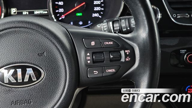 Kia Canival 2016 — photo 17