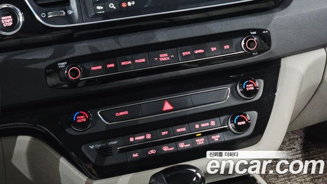 Kia Canival 2016 — photo 19