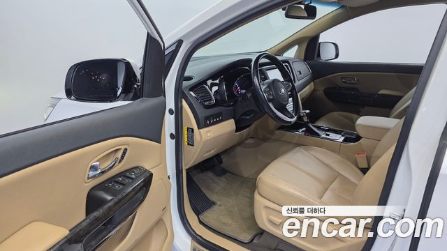 Kia Canival 2019 — photo 13