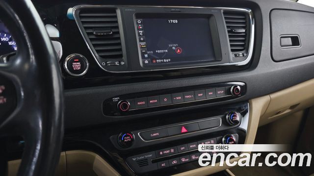 Kia Canival 2019 — photo 18