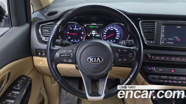 Kia Canival 2019 — photo 19