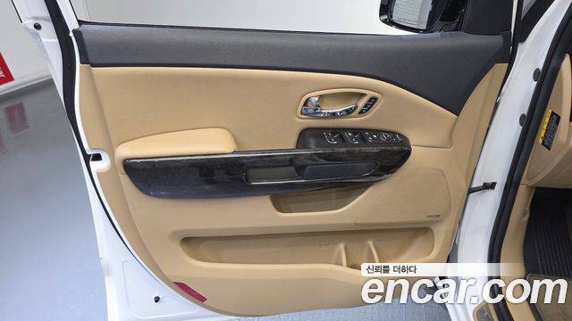 Kia Canival 2019 — photo 14