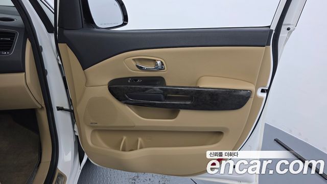 Kia Canival 2019 — photo 15